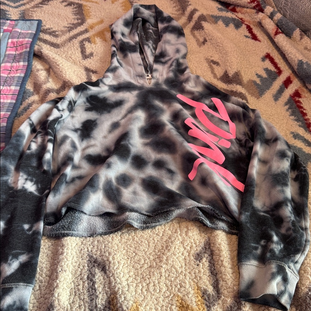 PINK Victoria's Secret Black and Pink Crop Top